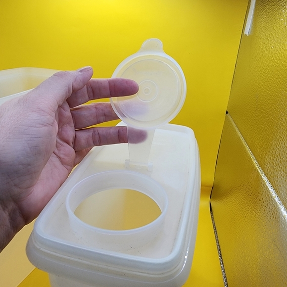 Vintage Tupperware Clear Dry Goods Storage Containers (1 Lid) - Picture 5 of 8